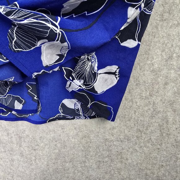 Lane Bryant Womens Floral Top Royal Blue Size 26/28 Polyester Bell Sleeve - Picture 3 of 9